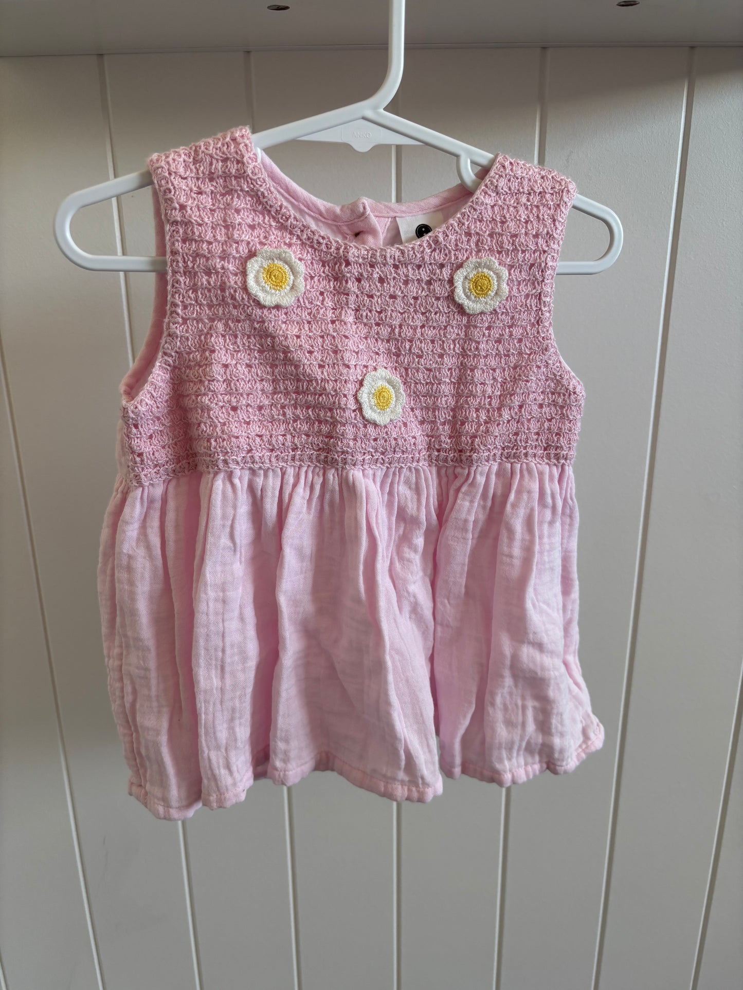EUC Size 12-18m - Dymples