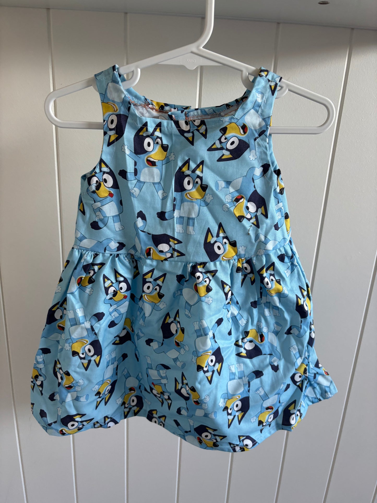 EUC Size 000 - Unbranded