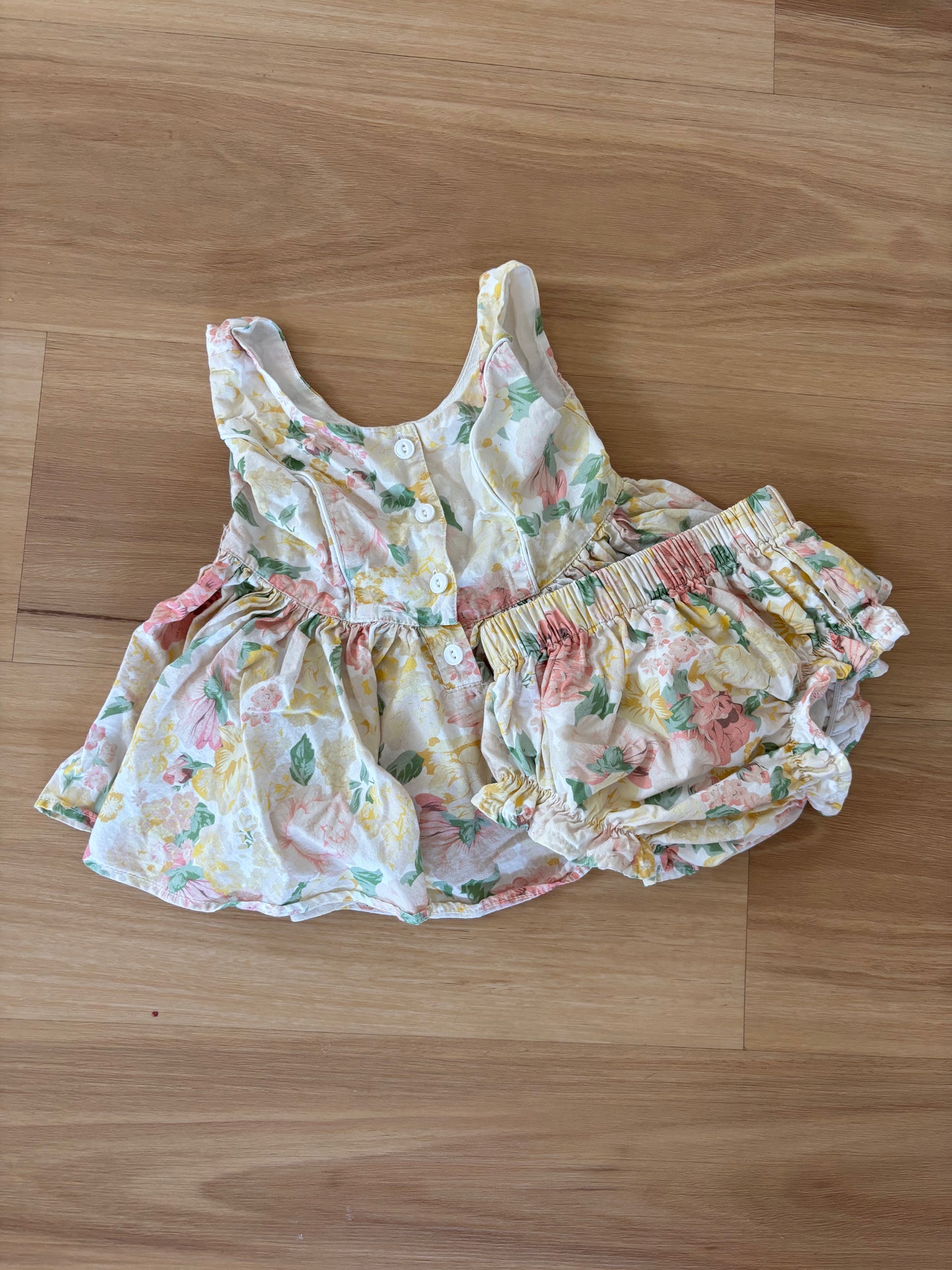 EUC Size 1 - Lacey Lane