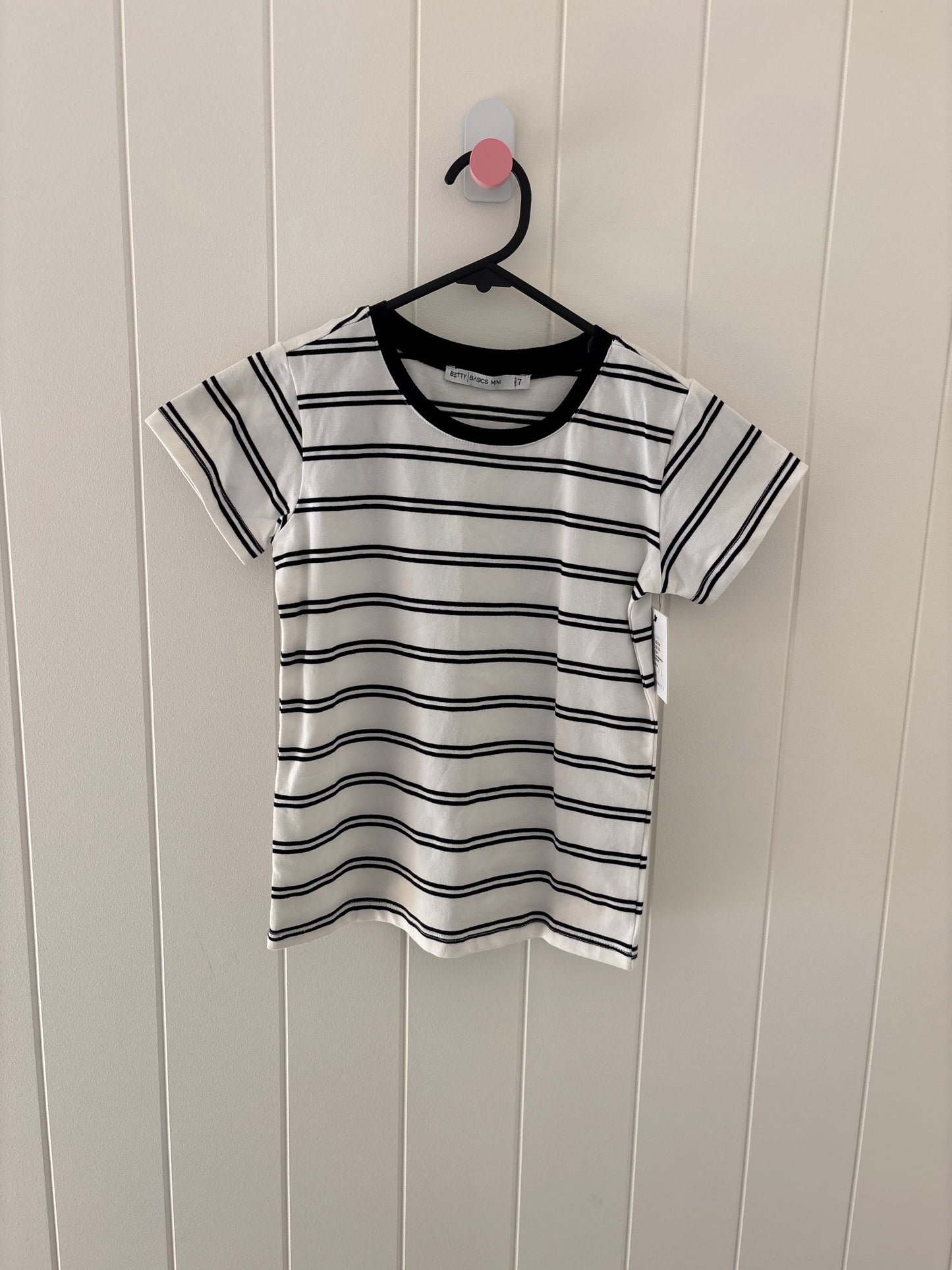BNWT - Size 7 - Betty Basics