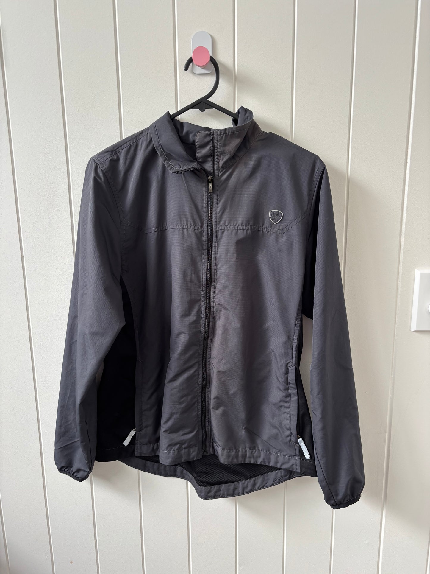 EUC - Size M - Ariat