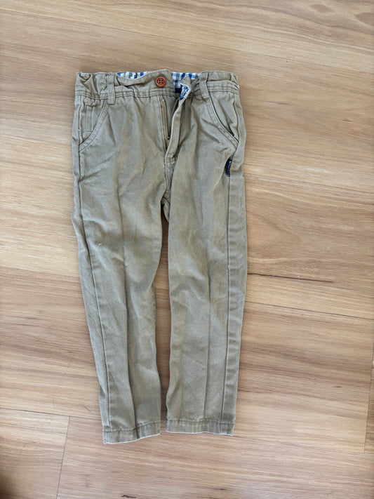 EUC Size 2 - Love Henry