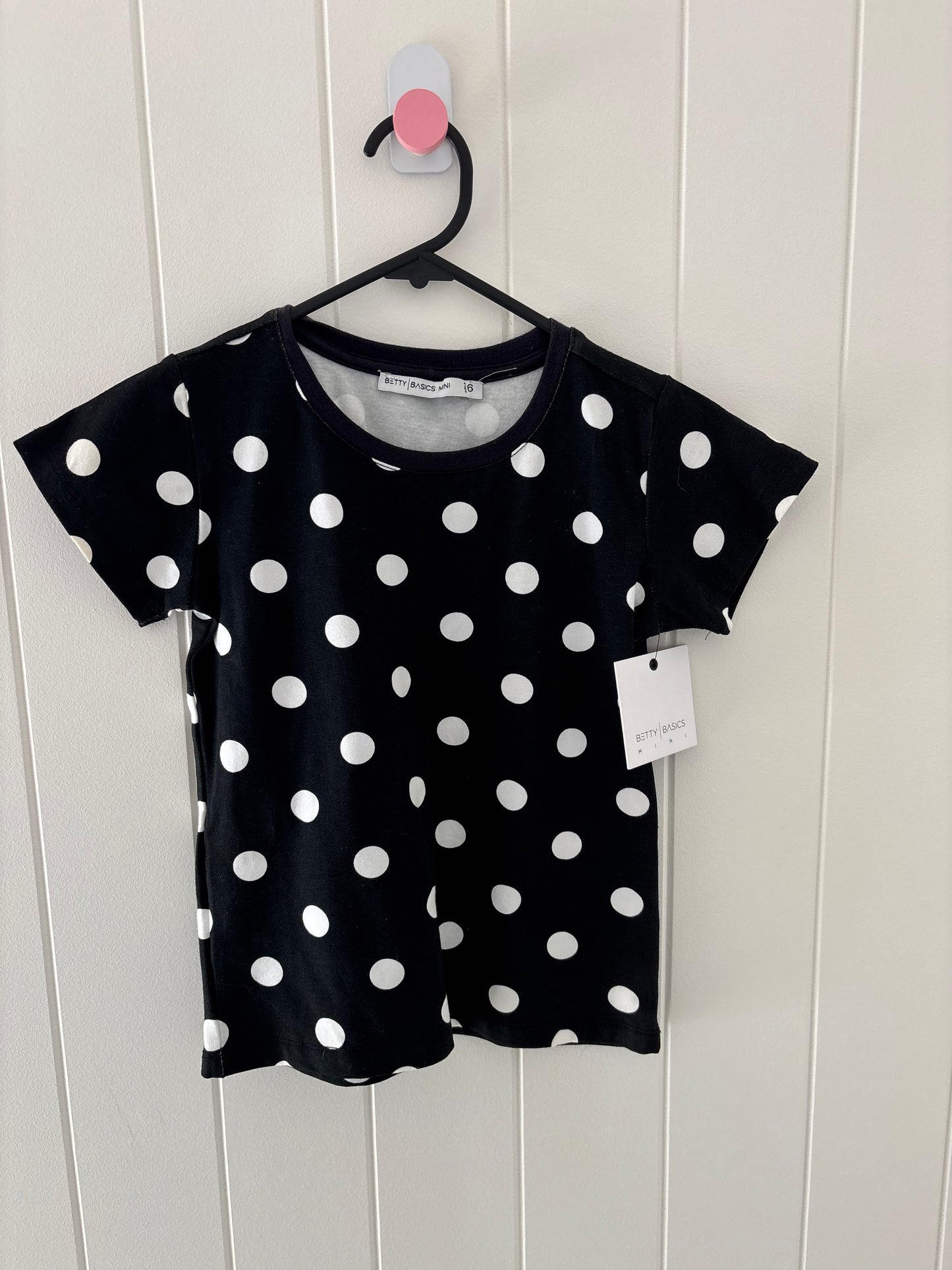 BNWT - Size 4 - Betty Basics