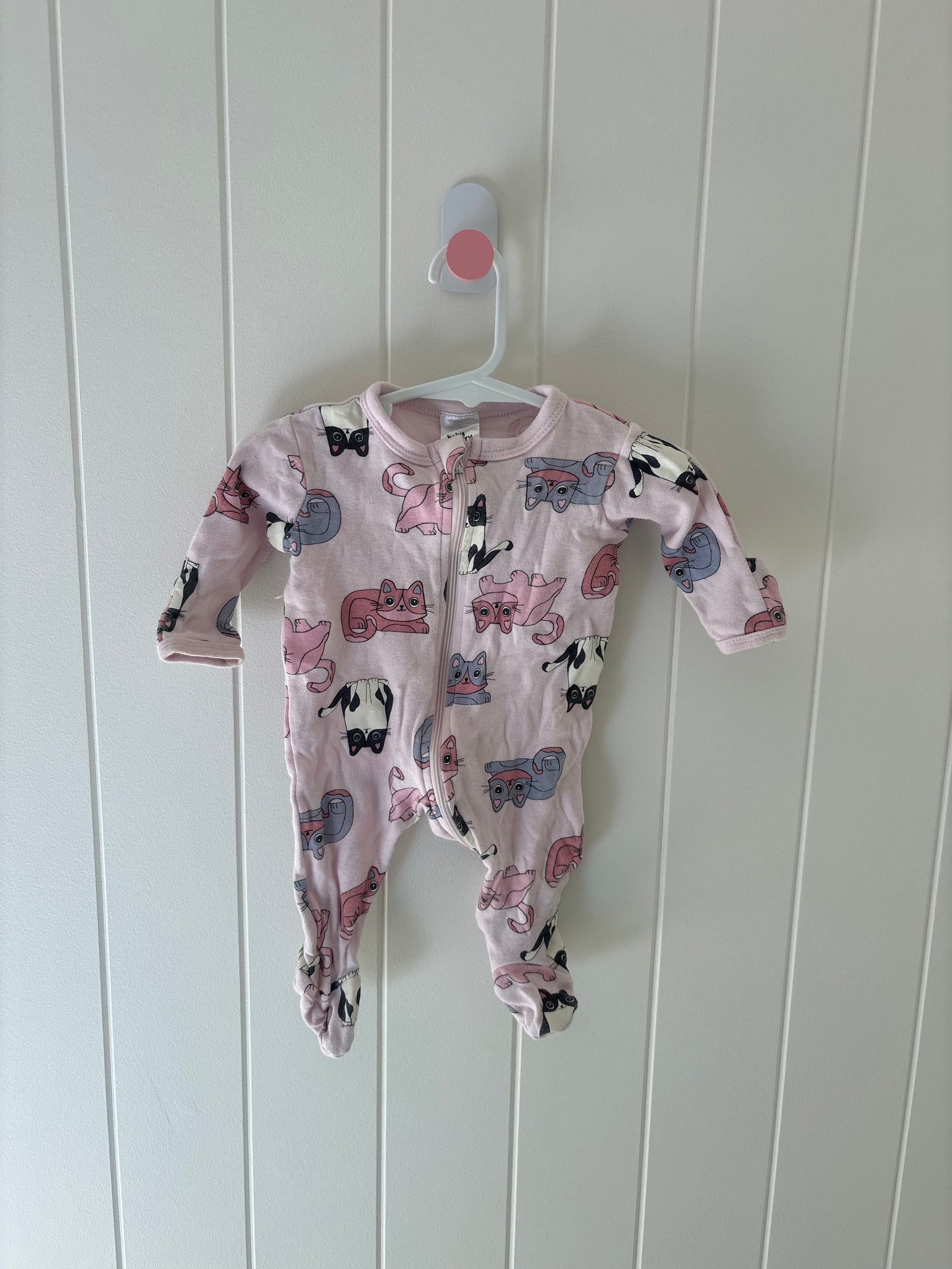 EUC - Size 0000 - Baby Berry