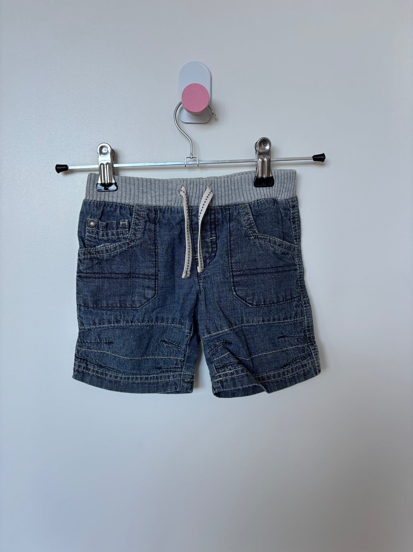 EUC - Size 00 -