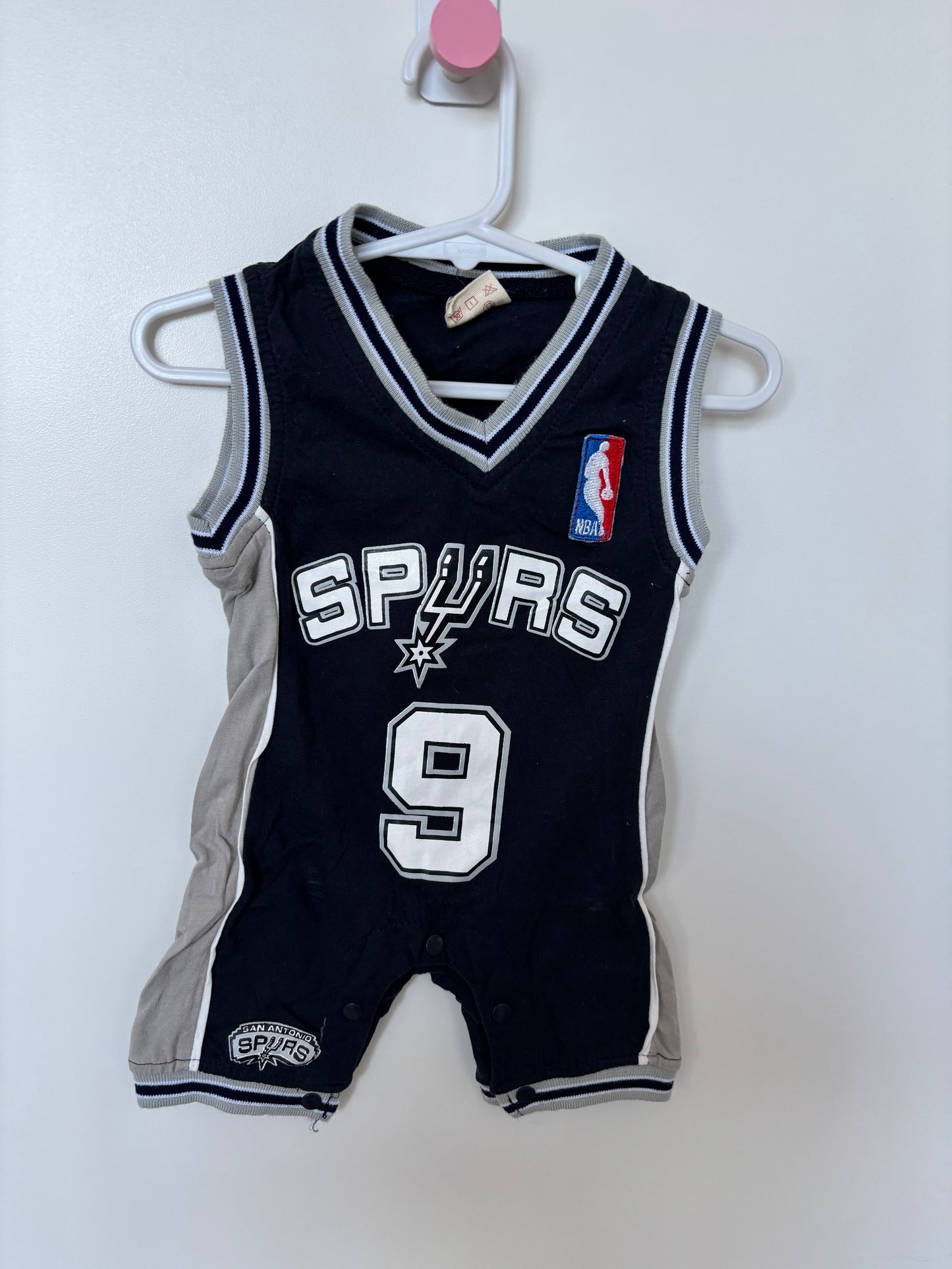 EUC - Size 00 - NBA