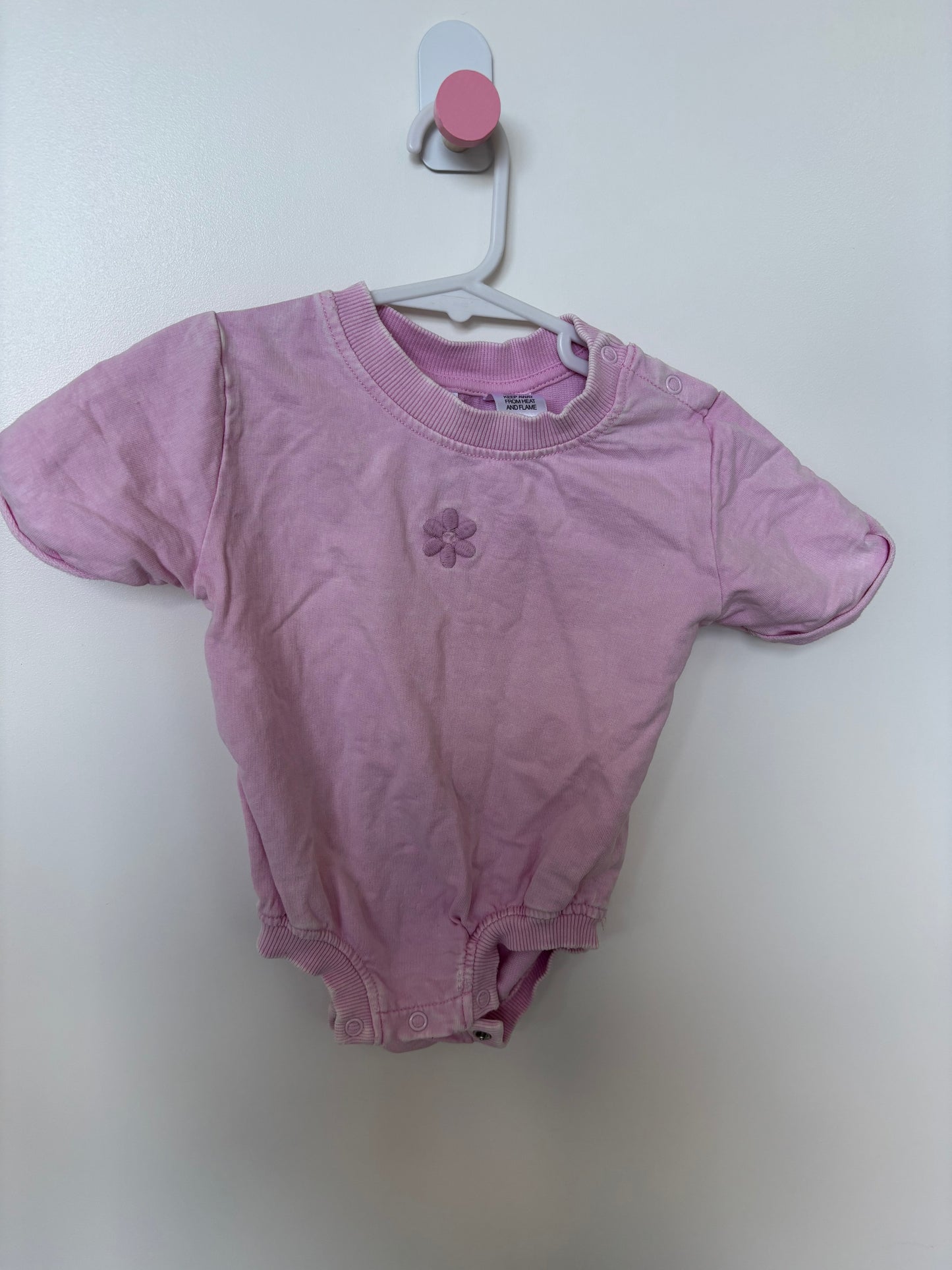 EUC - Size 00 - Baby Berry